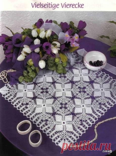 Квадратная вязаная салфетка