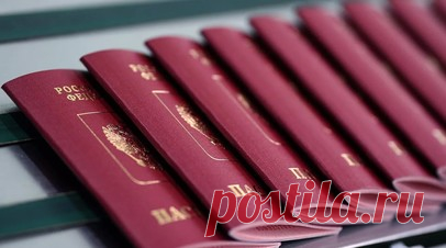 В прифронтовых населённых пунктах ЛНР возобновили выдачу паспортов. В региональном МВД заявили, что выдачу паспортов жителям прифронтовых населённых пунктов, в том числе освобождённого Сватова, возобновили в Луганской Народной Республике. Читать далее