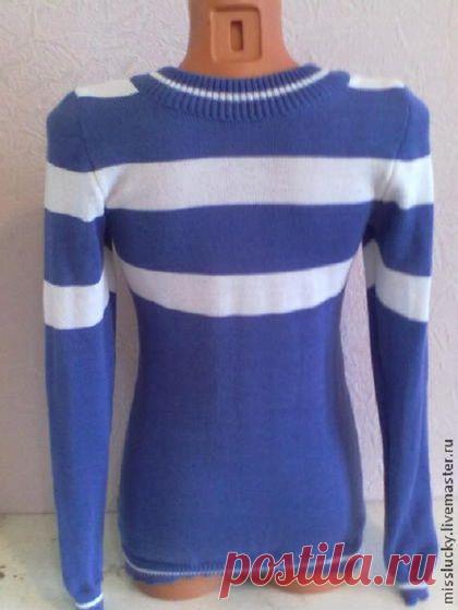 Нежный уютный свитерок с полосками полуприлегающего, приталенного силуэта связан из Итальянской пряжи с хлопком, тоненький, но теплый, как раз для весны, подарит ощущение комфорта, отлично комбинируется с юбкой и брюками.
Возможны варианты в других цветах.