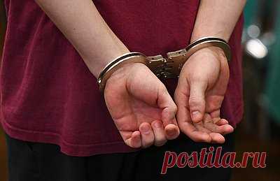 Задержанные за госизмену россияне признались в передаче чертежей Украине. Россияне, задержанные в Свердловской области за госизмену, признались в передаче чертежей украинским спецслужбам. Об этом сообщает пресс-служба регионального управления ФСБ России. Как рассказала девушка в ходе допроса, в качестве вознаграждения они с супругом получили порядка 100 тысяч рублей.