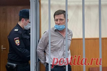 Прокурор попросил присяжных признать экс-губернатора Фургала виновным в убийстве. В Люберецком городском суде Московской области начались прения сторон по уголовному делу бывшего губернатора Хабаровского края Сергея Фургала, обвиняемого в организации убийства и покушении на конкурентов. На заседании представитель прокуратуры просил присяжных заседателей признать его виновным.