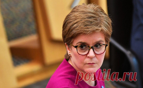 Глава Шотландии предсказала Британии катастрофу в случае победы Трасс. Имя нового премьера Британии станет известно днем 5 сентября. На пост претендуют министр иностранных дел Лиз Трасс и экс-глава Минфина Риши Сунак