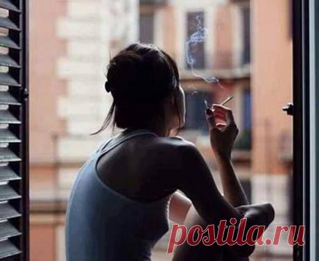 Я сижу за оконной рамой,мне не хочется шевелиться...Родила меня просто мама,а могла бы родить - птица (Глеб Горбовский) ( волшебная страна книг)