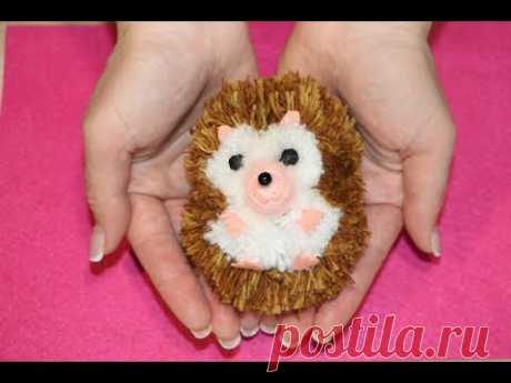 Как сделать Ёжика из помпонов /how to make a hedgehog from pom pom