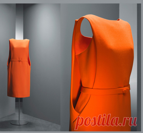 Выкройка фантастического платья Оранжевое платье из тонкого шерстяного крепа -шкатулка с секретом. Простой прямой силуэт навеян одеждами испанских монахов. Строгие линии, лаконизм. Но нам было над чем поломать голову , — внешнее и внутреннее платья сплелись в непостижимую ленту Мёбиуса...