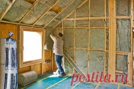 Чтоб тепло не потерять, нужно дом утеплять Правильно утепленный дом − это не только тепло и комфортно, но и финансово выгодно. Источниками теплопотери могут быть окна, пол, стены, потолок, то есть почти весь дом. Для утепления частного дома необходимы комплексные работы. Стоит один раз потратиться, чтобы в дальнейшем экономить на отоплении.