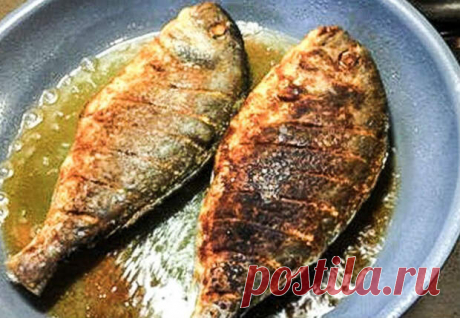 Запрещенные вещи при жарке рыбы - Steak Lovers - 18 июня - Медиаплатформа МирТесен ЛУЧШЕЕ ЗА НЕДЕЛЮ Очень многие при жарке рыбы допускают небольшие ошибки, которые способны испортить самое вкусное блюдо. Повара поделились списком совершенно запрещенных вещей, которые при жарке рыбы делать не нужно ни в коем случае. Сковорода при жарке должна быть раскалена на максимальном огне. - 18 июня - 43563604074 - Медиаплатформа МирТесен