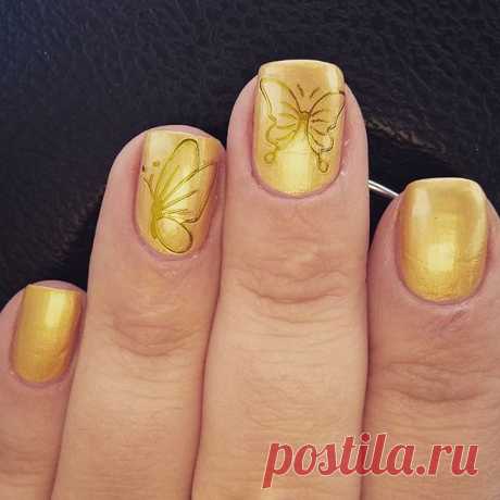 Покрытие #goldenrosewow наклейки бабочки заказывала на #aliexpress 
#nailartwow #nail4instagram #nail #nailart #nails #diynailart #diynails #diy #💅 #ноготки #ноготочки #тегсообществанейлру #маникюрныйинстаграм #маникюр #самасебяманикюрю #osavinyl