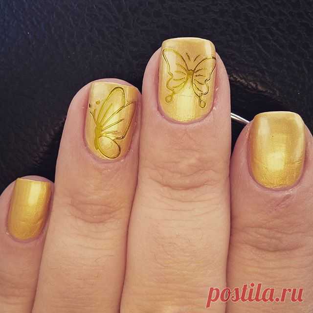 Покрытие #goldenrosewow наклейки бабочки заказывала на #aliexpress 
#nailartwow #nail4instagram #nail #nailart #nails #diynailart #diynails #diy #💅 #ноготки #ноготочки #тегсообществанейлру #маникюрныйинстаграм #маникюр #самасебяманикюрю #osavinyl