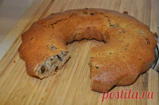 МАННИК ДЛЯ ДНЕЙ БЕЗ МАСЛА. Автор фото-рецепта Роман Аношкин
Состав: 
Манная крупа - 1 стакан 
Сахар - 0,5 стакана 
Вода - 1 стакан 
Мука - 1 стакан 
Сода негашеная - 1/2 чайных ложки 
1 банан или 1 яблоко
горсть изюма или дробленные орехи
варенье- 2 ст.л

Все сухие ингредиенты смешать, затем влить воду комнатной температуры и варенье. Добавить в тесто нарезанный кусочками банан или яблоко. Дать тесту немного постоять, примерно 20-30 минут до разбухания манки. Тесто должно ...