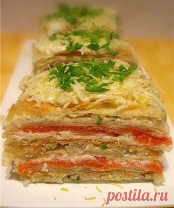 Закусочный "Наполеон" с копченым лососем и печенью трески - Кулинарный рецепт - Повар в доме