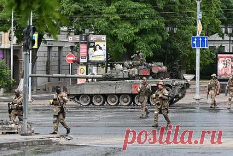 На Кубани опровергли слухи о планах захвата Краснодара бойцами «Вагнера». Оперштаб Кубани опроверг информацию о планах захвата Краснодара бойцами ЧВК «Вагнер». Там подобные слухи назвали провокацией. В оперштабе отметили, что ситуация в городе стабильная и спокойна: чрезвычайных происшествий не было зафиксировано. В отношении главы ЧВК Евгения Пригожина было возбуждено уголовное дело.