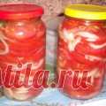Помидоры с луком — очень вкусная заготовка на зиму. Записывайте