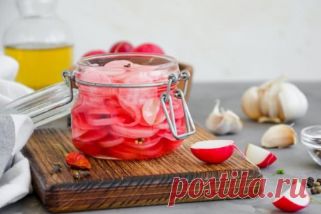 Салат с редисом и чесноком — Домашняя кулинария