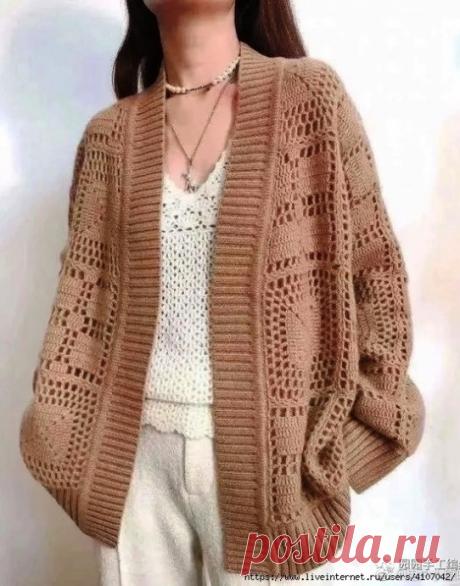 Кардиган из мотивов крючком и отделкой планок, резинок спицами