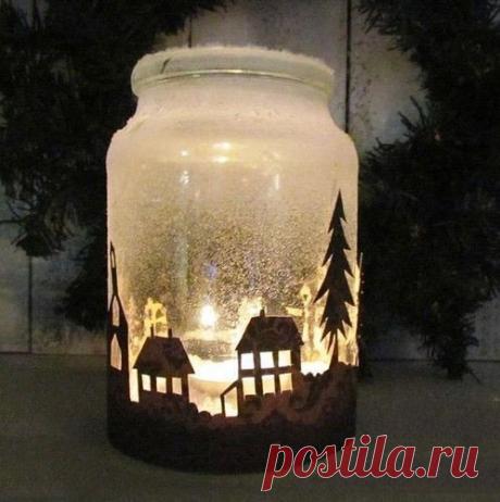 Новогодние подсвечники из обычных банок Новогодние подсвечники из обычных банокБумагу лучше наклеивать снаружи и сверху можно покрыть лаком.