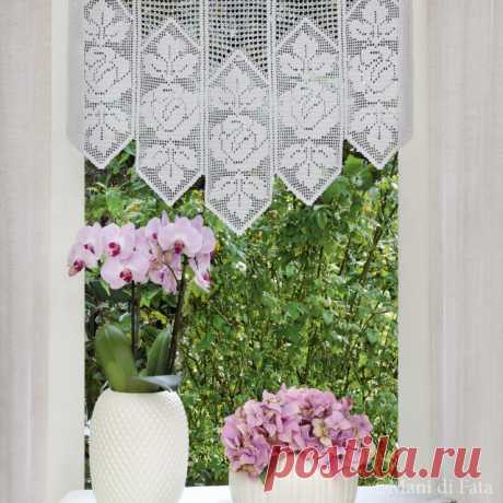 Scheme to realize the pelmet with crochet filet roses