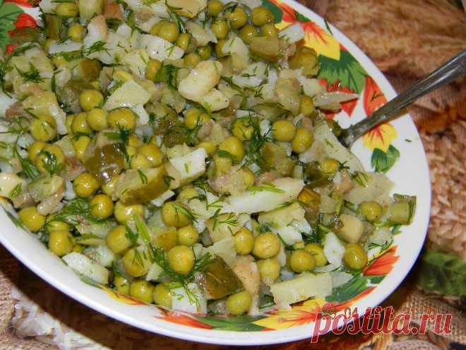 Есть салаты не для праздника, а для уютного, тёплого, вкусного семейного ужина. Салат 