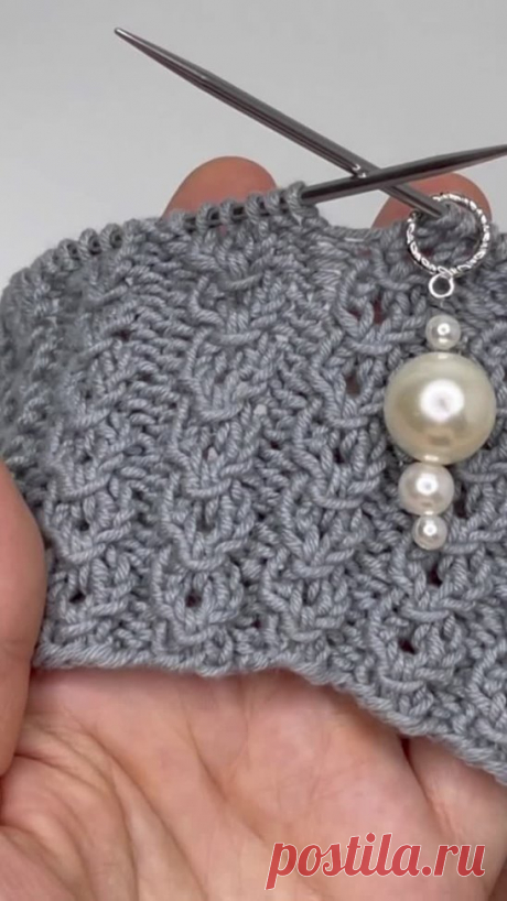 Красивая резинка спицами! Вяжем по кругу.
