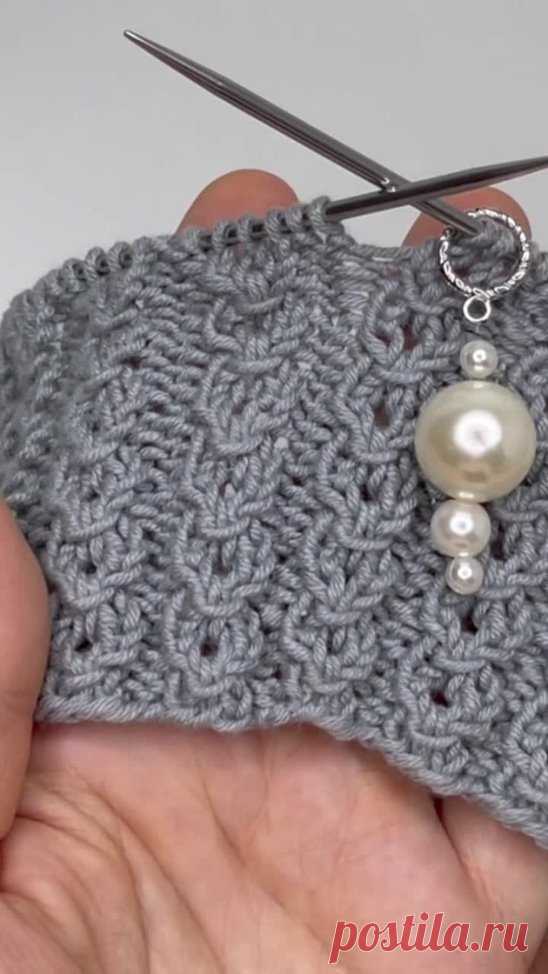 Красивая резинка спицами! Вяжем по кругу.