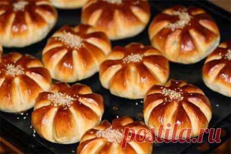 Булочки-цветочки с сухофруктами | Домашняя кулинария