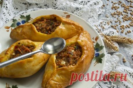 Расстегаи с мясом. Их аппетитный аромат заполнит вашу кухню и не оставит равнодушным никого в доме!