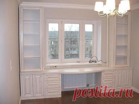 Шкафчики вокруг окна