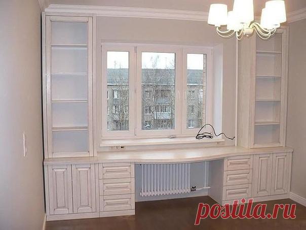 Шкафчики вокруг окна