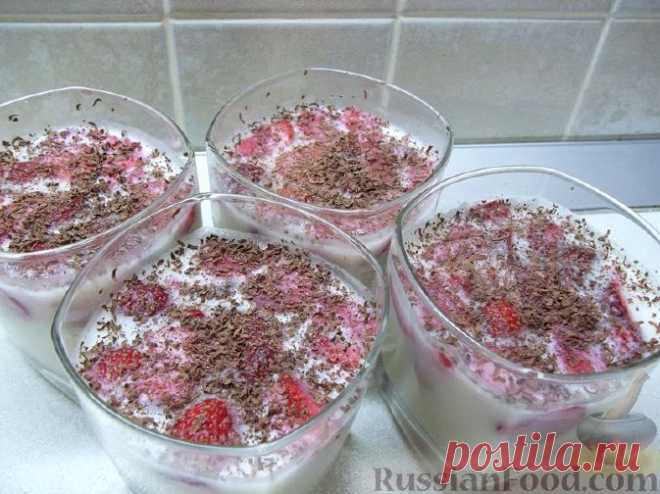 Рецепт: Молочное желе с клубникой на RussianFood.com