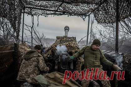 Командование ВСУ заявило о сложной ситуации на восточном фронте. Командующий Сухопутными войсками Вооруженных сил Украины (ВСУ) Александр Сырский назвал ситуацию на восточном фронте сложной для войск республики. «Ситуация на востоке остается сложной», — говорится в публикации. По его словам, у ВСУ есть трудности на краснолиманском, купянском, северском и артемовском направлениях.