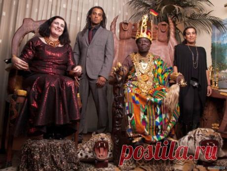 Король Африки живёт в Германии и правит народом по скайпу — Путешествия