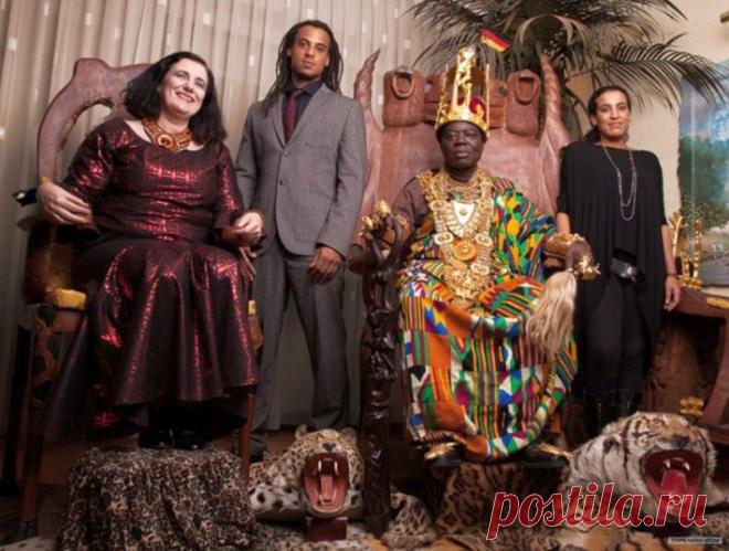 Король Африки живёт в Германии и правит народом по скайпу — Путешествия