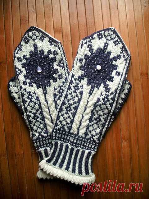 Marie Curie Mittens pattern by Emily Bujold