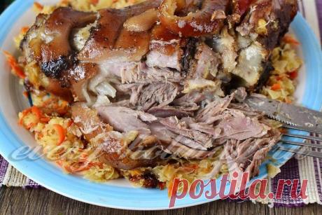 Рулька свиная запеченная в духовке в фольге, рецепт с фото