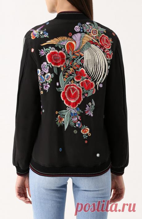 Женская черная бомбер на молнии с контрастной вышивкой ROBERTO CAVALLI — купить за 228000 руб. в интернет-магазине ЦУМ, арт. EQR803/SE045