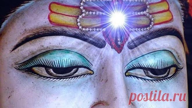 Это понять и объяснить не берётся никто.Как прислушаться к своей интуиции. Док. фильм.