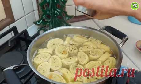 Чесночные галушки или рулетики в супе — необычайно вкусно! - Будет вкусно - Социальная сеть "МТ.RU" Привет, друзья! Сегодня приготовлю для семьи вкусный и необычный супчик. Это ароматный, яркий и вкусный суп, который готовится очень быстро и просто. Ингредиенты: 2 куриных крыла 1 чашка соленого куриного бульона 1-1,2 литра воды 1 луковица 1 морковь несколько горошков Подписывайтесь, читайте, комментируйте, ставьте лайки
