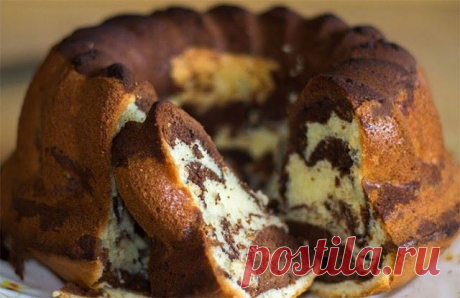Изумительный «Мраморный» кекс на скорую руку 

Мраморный кекс очень вкусная и легкая в приготовлении выпечка. 

Продукты: 

✓ 4 яйца 
✓ 350 г мука 
✓ 200 г сахар 
✓ 250 г сливочное масло 
✓ 100 г молоко 
✓ 1 ч. л. ванильный сахар 
✓ 2 ч. л. пекарский порошок 
✓ ½ ч. л. соль 
✓ 1 ст. л. какао (30 г) 

Рецепт приготовления Мраморного кекса 

Сначала разогрейте духовку до 180 градусов. 
Подготовьте форму. Смажьте её маслом, чтобы тесто после выпечки не прилипло к стенкам. 
Пр...