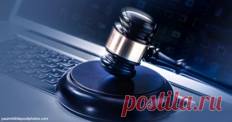 Оскорбительные высказывания в Интернете в адрес государственных органов субъектов РФ не подпадают под ч. 3 ст. 20.1 КоАП РФ На это указал ВС РФ, отменив все ранее состоявшиеся судебные акты и прекратив производство по делу в связи с отсутствием состава административного правонарушения.