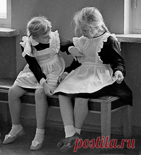 Школьный фартук.... Идеи и выкройки со страниц журналов времен СССР актуальны и сейчас...