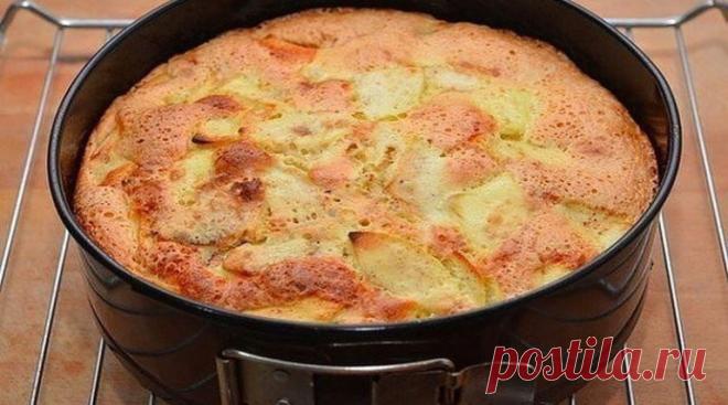 Бесподобно нежная шарлотка.