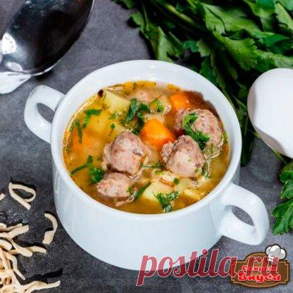 Быстрый суп с овощами
 Ингредиенты
мясной фарш 250 гр.
репчатый лук 1 шт.
морковь 1 шт.
картофель 4 шт.
куриное яйцо 1 шт.
пшеничная мука 3 ст.л.
растительное масло 3 ст.л.
кориандр
паприка
сушеная зелень
сушеный чеснок
лавровый лист
черный перец
соль