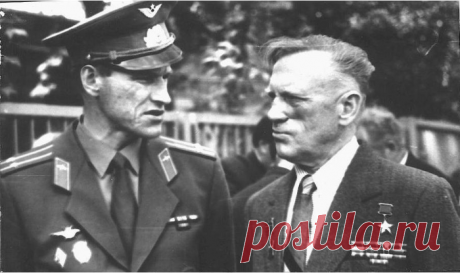 Атакует Щу Кин / Назад в СССР / Back in USSR