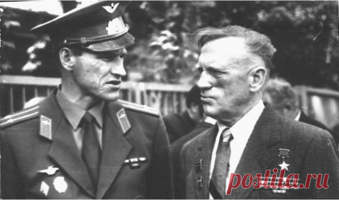 Атакует Щу Кин / Назад в СССР / Back in USSR