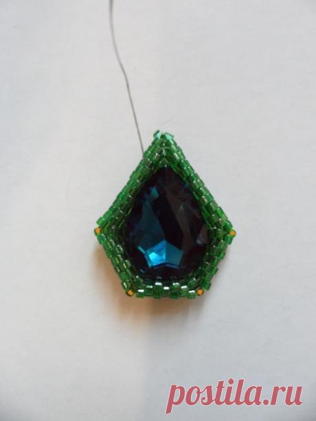 Мастер-класс. Серьги "Изумрудные перья" / Мастер-классы / Бусинка