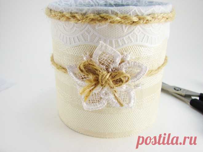 Самодельный подарок на 8-е марта: вазочка из банки от чипсов | Антирукоделие