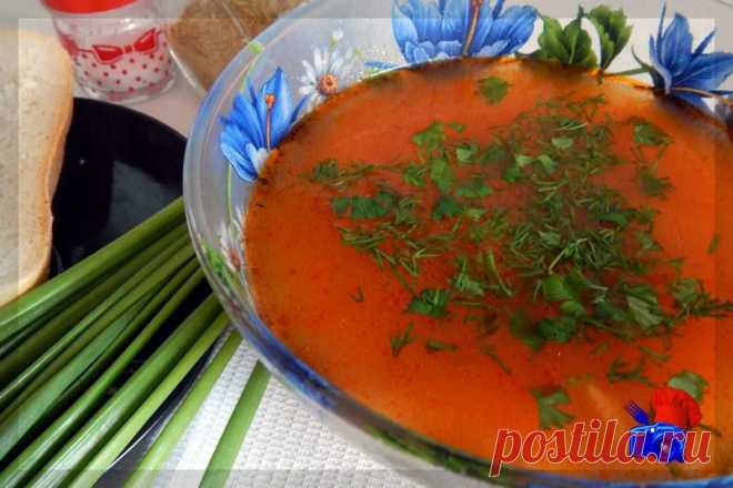 Суп "по-турецки" с домашней лапшой. Очень простой супчик, набор продуктов минимальный, вкус необычный,  можно даже сказать - изысканный. С корицей я сталкивалась только в десертах, или выпечке,  но, как оказалось – это блюдо корица только украсила, придала восточный колорит.  Этот рецепт для экспериментаторов, для тех, кому нравится узнавать новые вкусы и неожиданные сочетания продуктов.