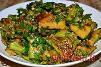 По такому рецепту кабачки получаются вкуснее мяса Жареные кабачки с чесночно-ореховой заправкой.
