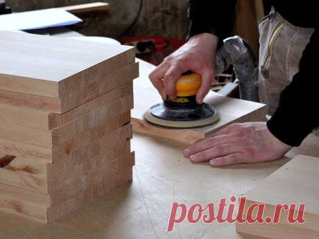 На нашем сайте вы можете ознакомиться с полезной статьей на тему :
Зачем шлифовать дерево перед покраской? Эта информация поможет вам не допустить ошибки при обработки древесины.