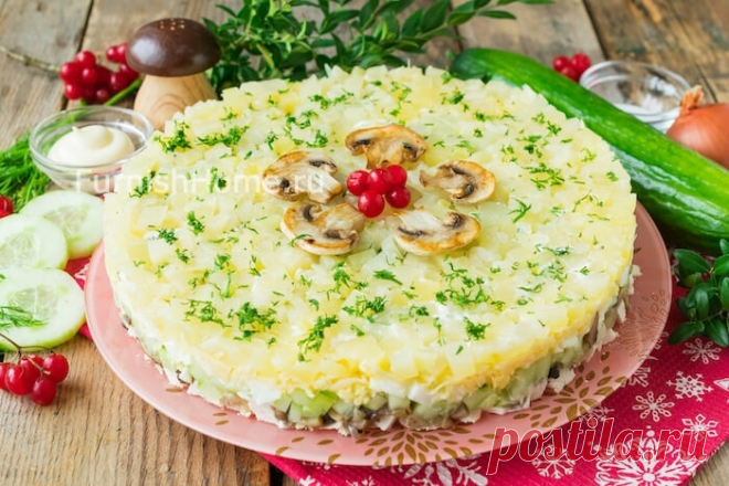 Салат «Фиеста» с курицей, грибами и ананасами